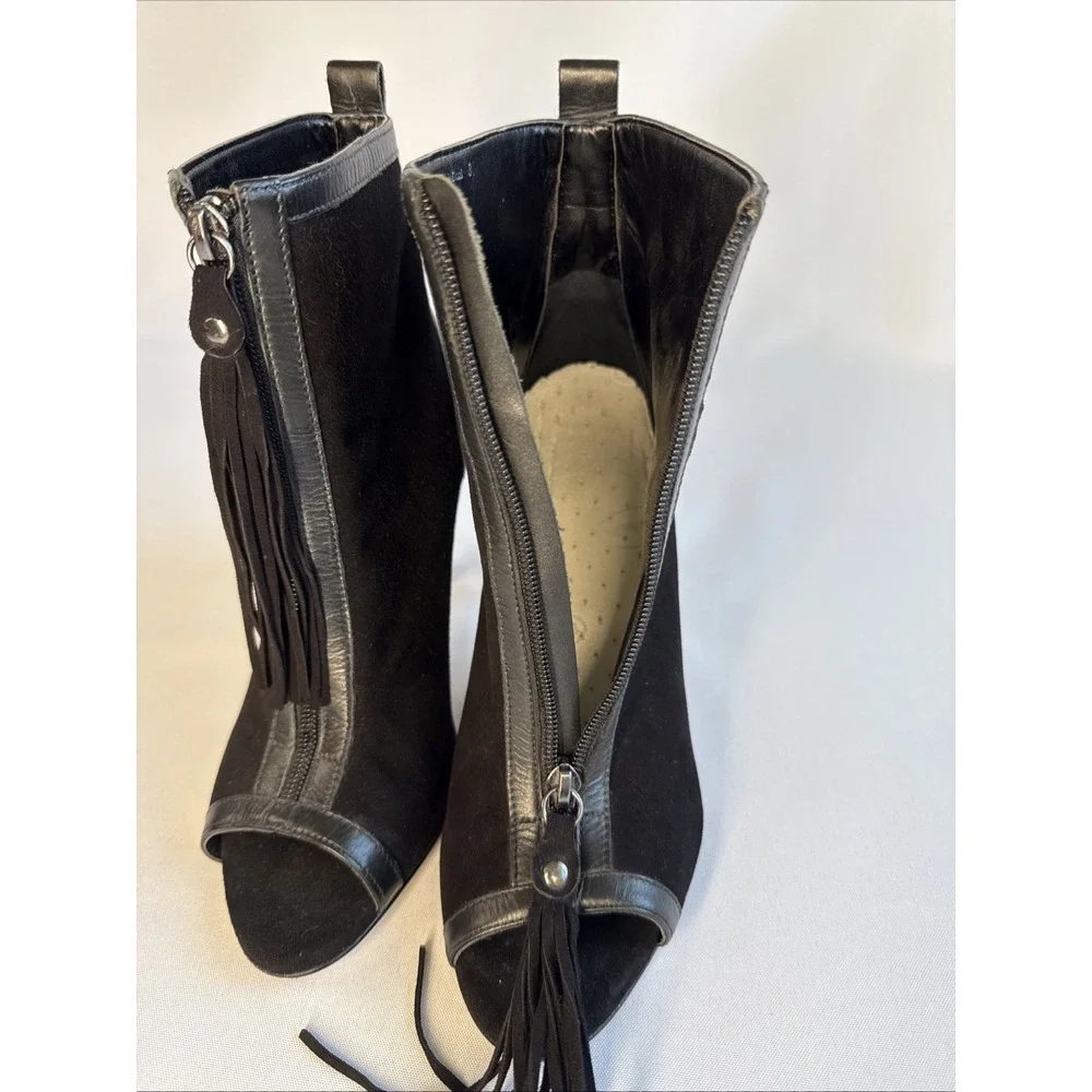 Saks Fifth Avenue Emilie Black Leather Stiletto Zip On Ankle‎ Boots Tassel Sz 8